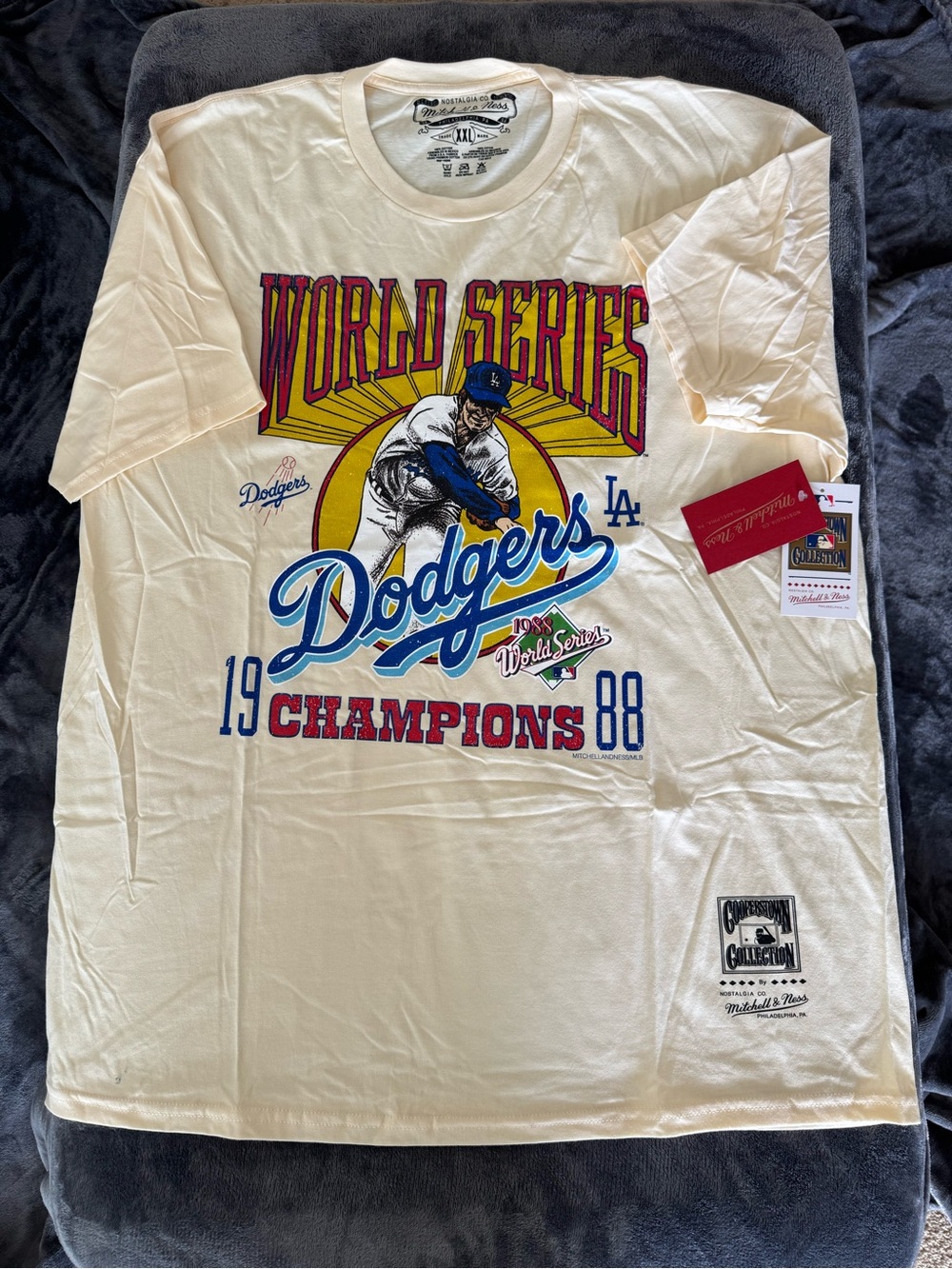 Mitchell & Ness LA Dodgers World Series Graphic Tee - Cream, Red, Blue, Yellow